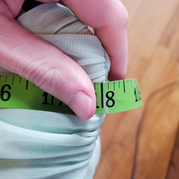 DAVID'S BRIDAL mesh short bridesmaid dress with crisscross back meadow green - Picture 7 of 9